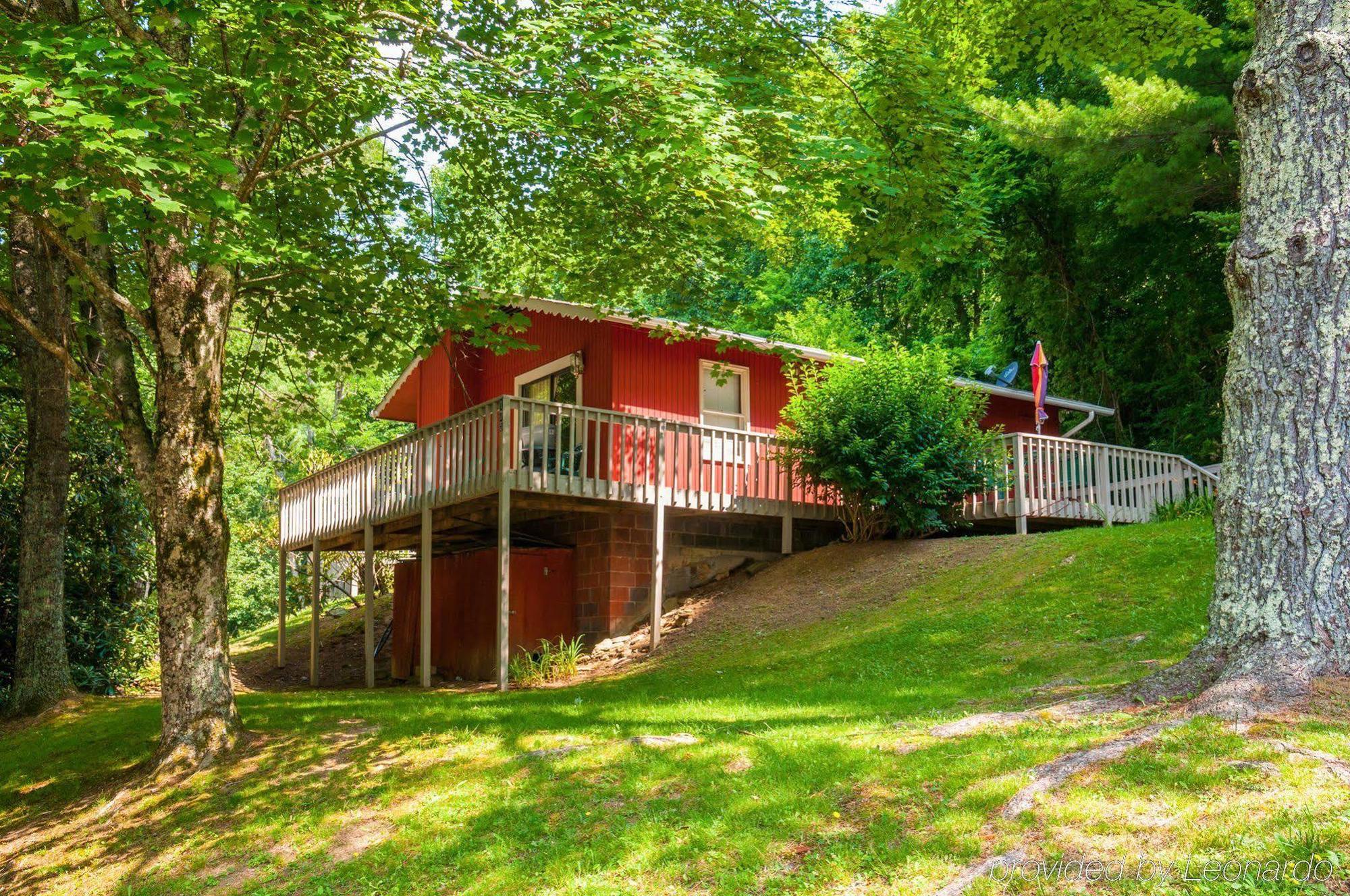 Highland Hills Motel & Cabins Бун Экстерьер фото